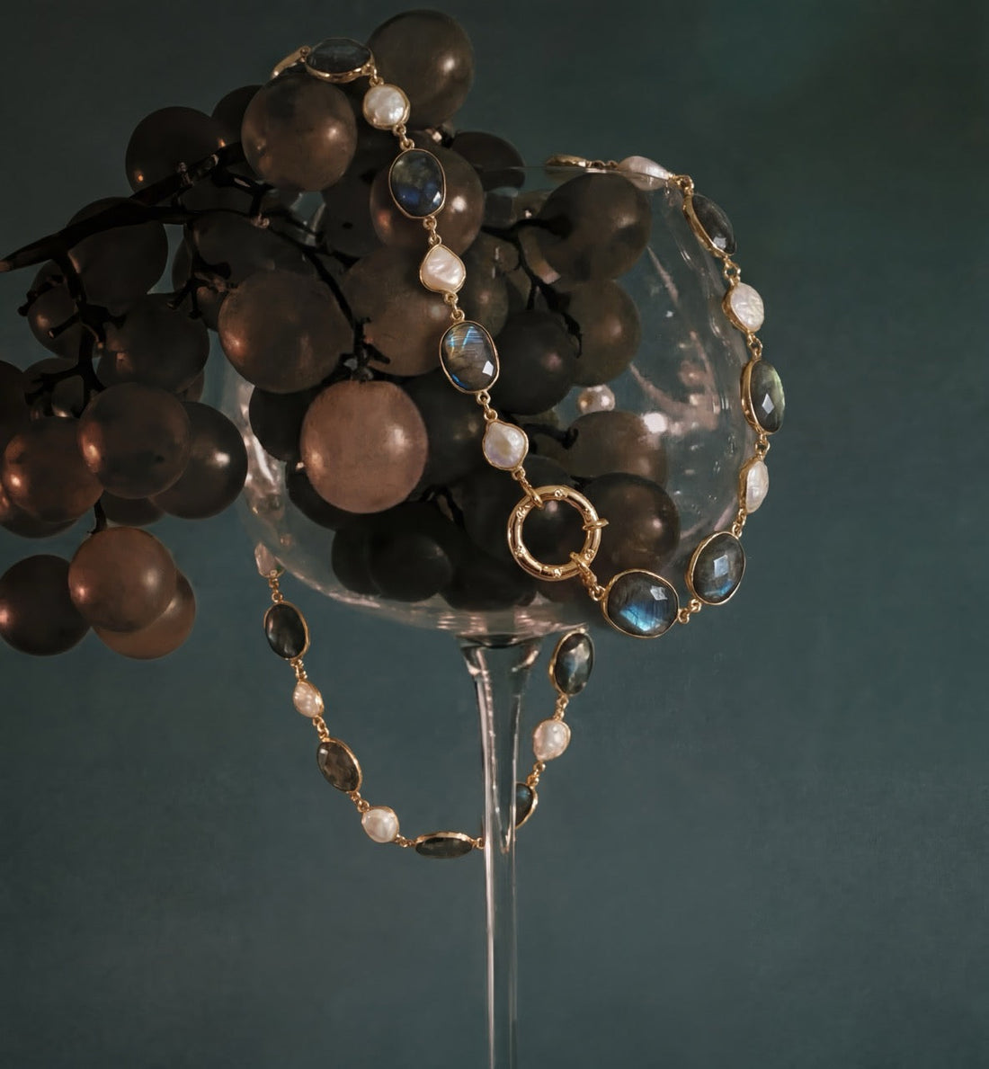 What Is Labradorite Flash? The Gemstone That Changes in the Light