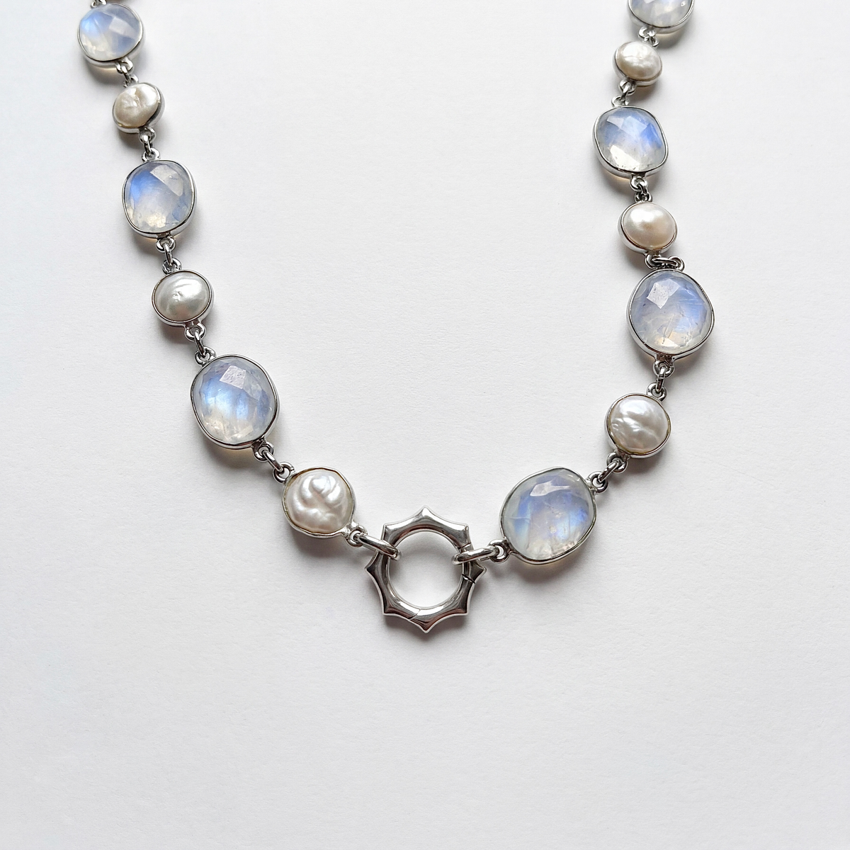 DÁZE CROSS NECKLACE - silver