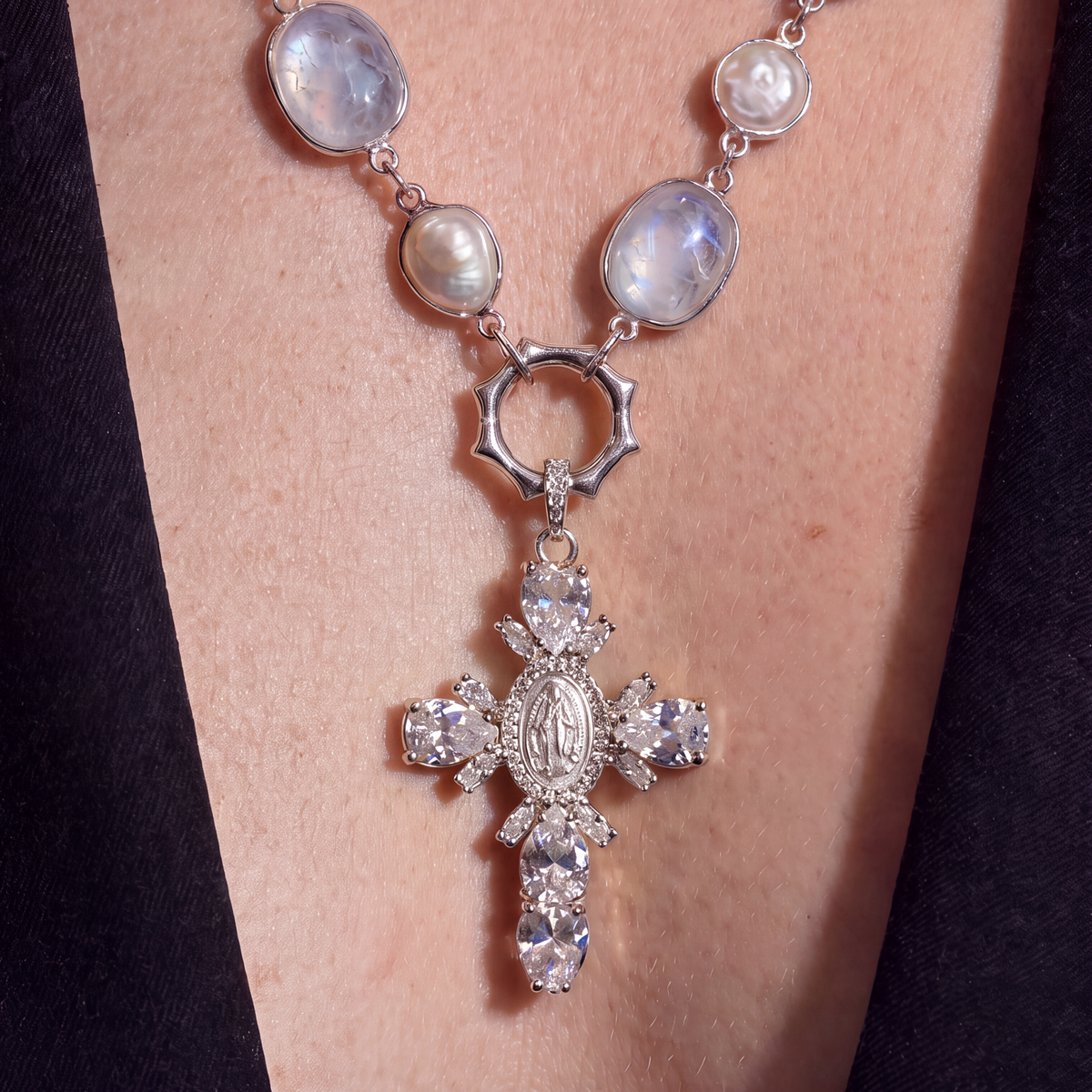 DÁZE CROSS NECKLACE - silver